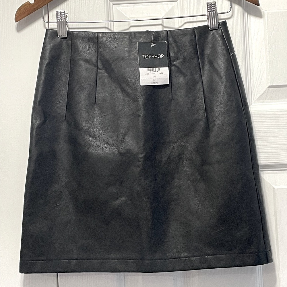 NWT Brand New Topshop faux leather mini skirt black size 4